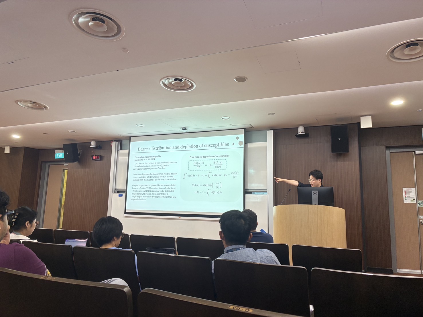 Discussion during the CERM research round at NUS